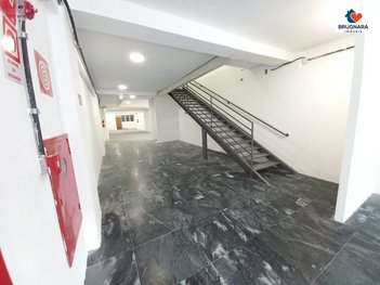 business em Avenida Bernardo Monteiro, Funcionários - Belo Horizonte - MG