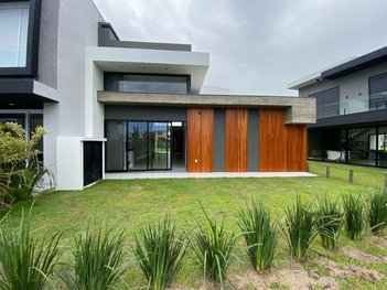 house em Rua Rio Camisas, Centro - Xangri-Lá - RS