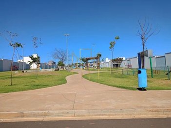 land_lot em Rua Luiz Roberto Alcântara, Alto Umuarama - Uberlândia - MG