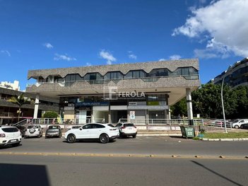 business em CLN 310, Asa Norte - Brasília - DF