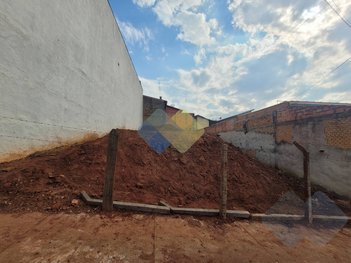 land_lot em Rua Turíbio Vaz de Almeida, Parque São Domingos - Botucatu - SP