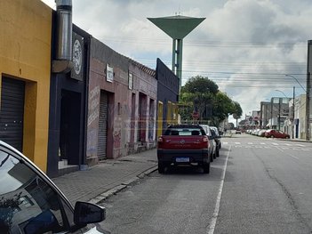 business em Rua Quinze de Novembro, Centro - São José dos Pinhais - PR