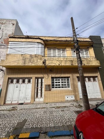 house em Rua Benjamin Constant, Centro - Rio Grande - RS