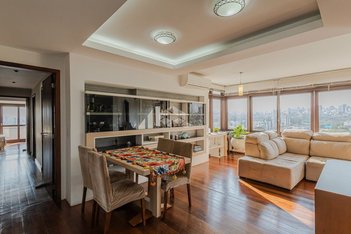 apartment em Cervantes, Jardim Botânico - Porto Alegre - RS