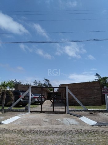 house em Rua Cacildo Freitag, Centro - Balneário Pinhal - RS