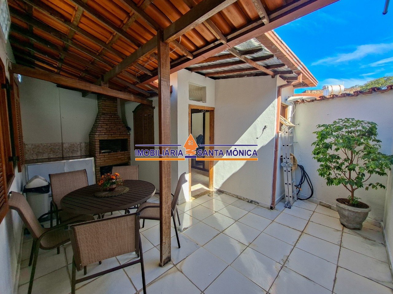 Casa com 3 quartos — Santa Amélia, Belo Horizonte