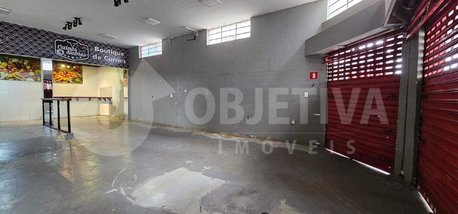 business em Avenida Floriano Peixoto, Umuarama - Uberlândia - MG