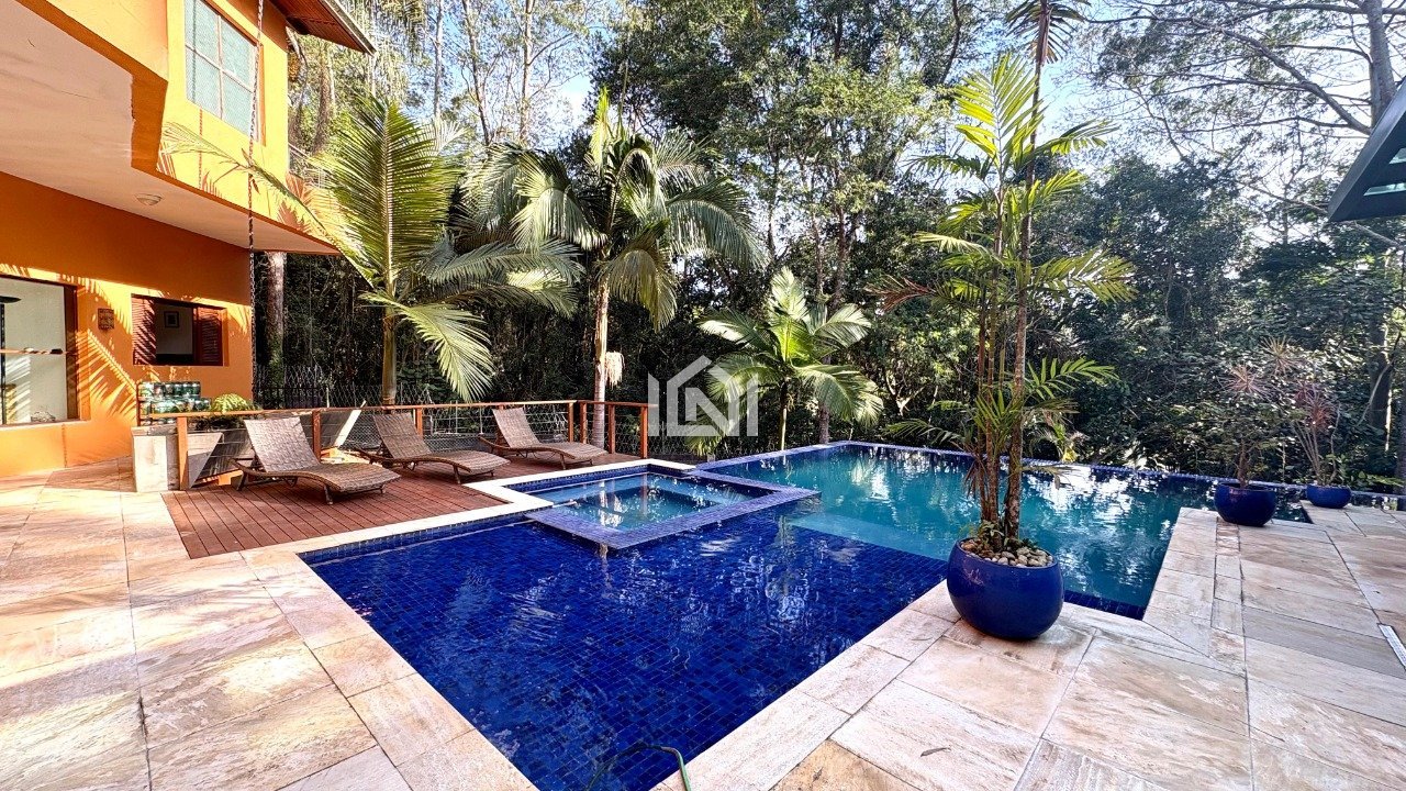 casa a venda no condominio parque das artes piscina borda infinita