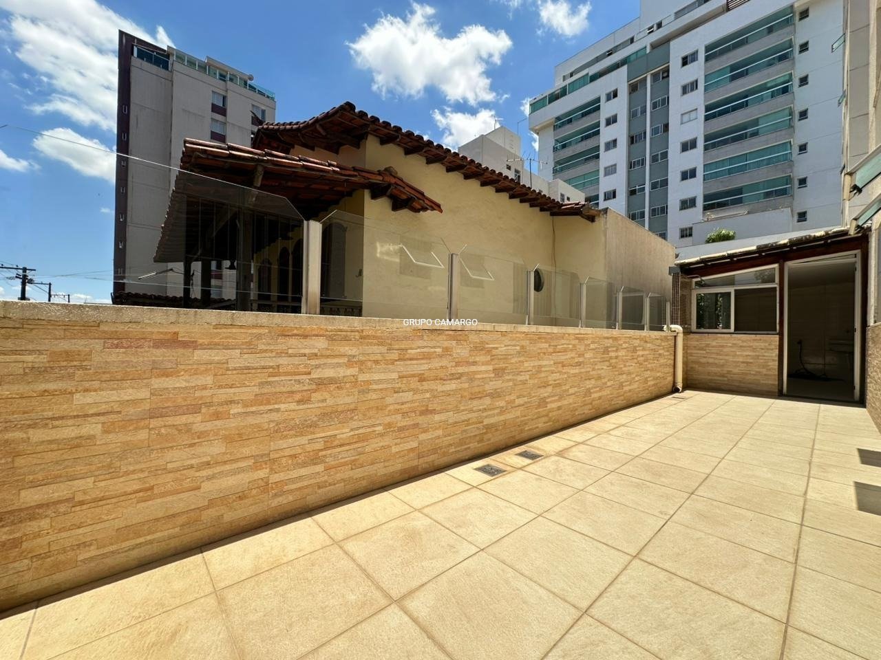 Apartamento com 2 quartos — Sagrada Família, Belo Horizonte