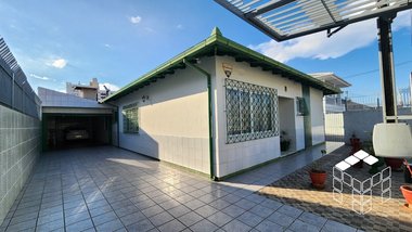 house em Rua Doutor Percy Borba, Barreiros - São José - SC