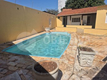 house em Rua Doutor Leopoldo de Castro, Presidente Roosevelt - Uberlândia - MG