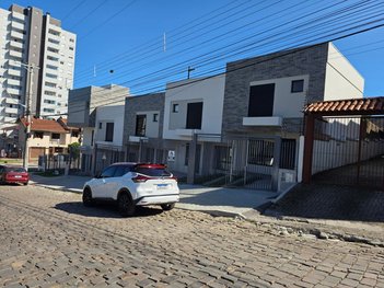 house em Rua Jucelino Kubitschek de Oliveira, Desvio Rizzo - Caxias do Sul - RS