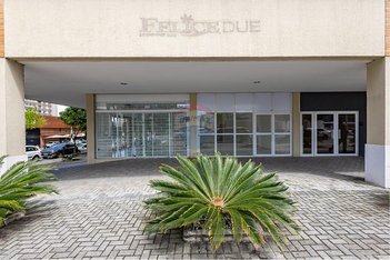 commercial_building em Avenida República Argentina, Vila Izabel - Curitiba - PR