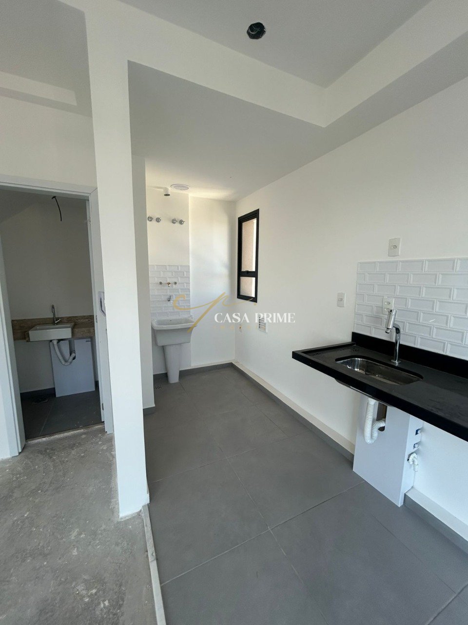 1º andar visão cozinha - banheiro social - area de serviços