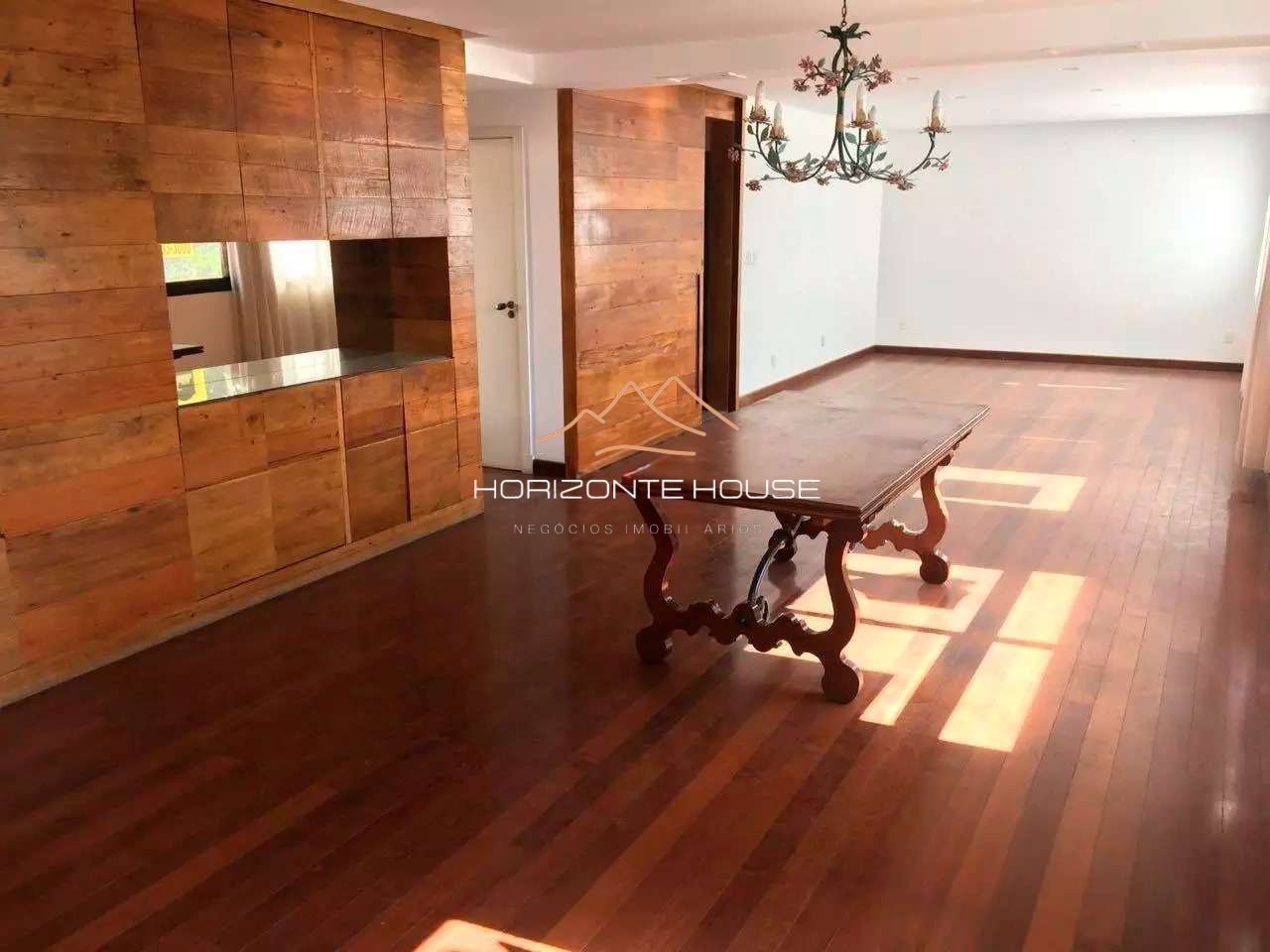 Apartamento com 4 quartos — Serra, Belo Horizonte