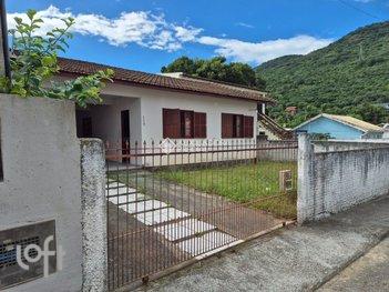 house em Servidão Paulo Apolinário da Natividade, Caiacanga - Florianópolis - SC