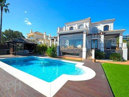 1ª VILA Marbella - facade02.jpg