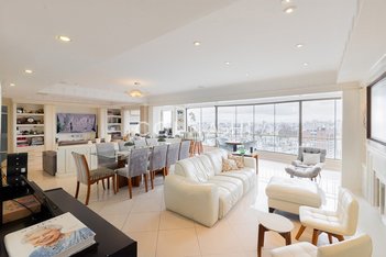 apartment em Rua Pedro Weingartner, Rio Branco - Porto Alegre - RS