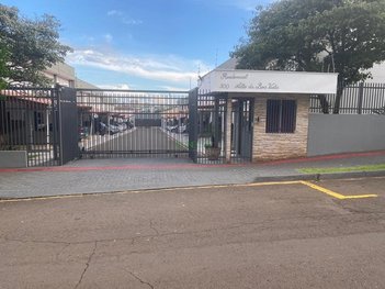 house em Rua Florindo Salvador, Conjunto Habitacional Santiago II - Londrina - PR