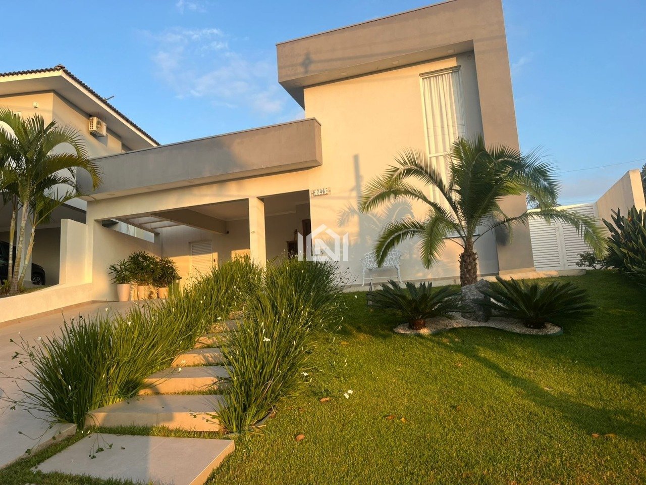 casa a venda no santa adelia - fachada