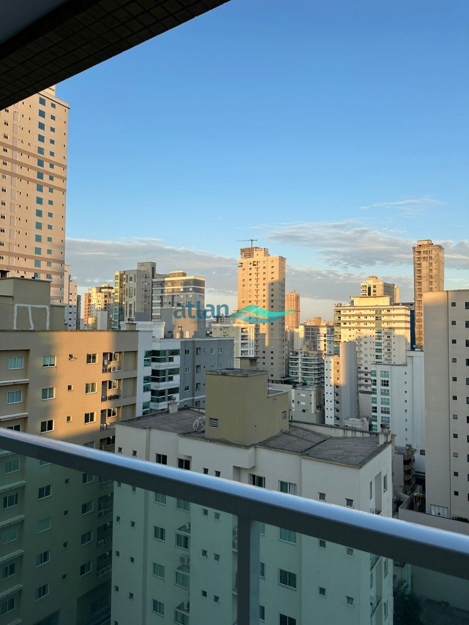 (1) apartamento em Itapema SC-Sanviovese Residencial