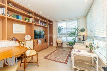 apartment em Rua Valdir Antônio Lopes, Três Figueiras - Porto Alegre - RS