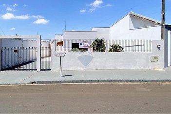 house em Rua João Guimarães Carmello, Jardim Aeroporto - Botucatu - SP