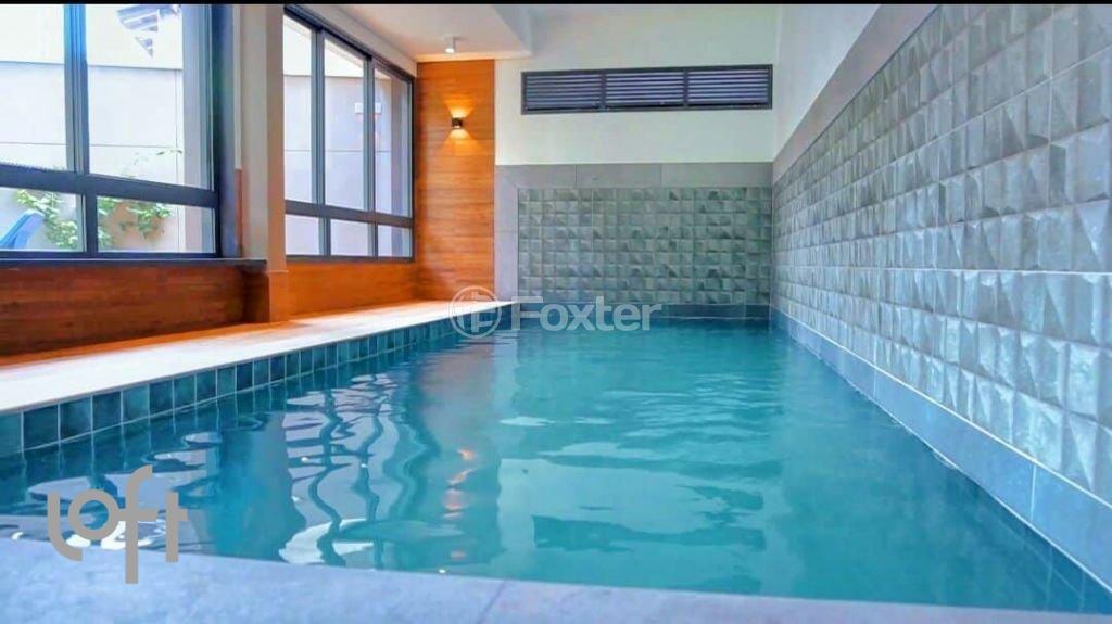 piscina-interna-com-vista-para-o-jardim.jpeg