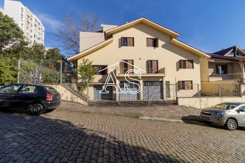 house em Rua Cervantes, Jardim Botânico - Porto Alegre - RS