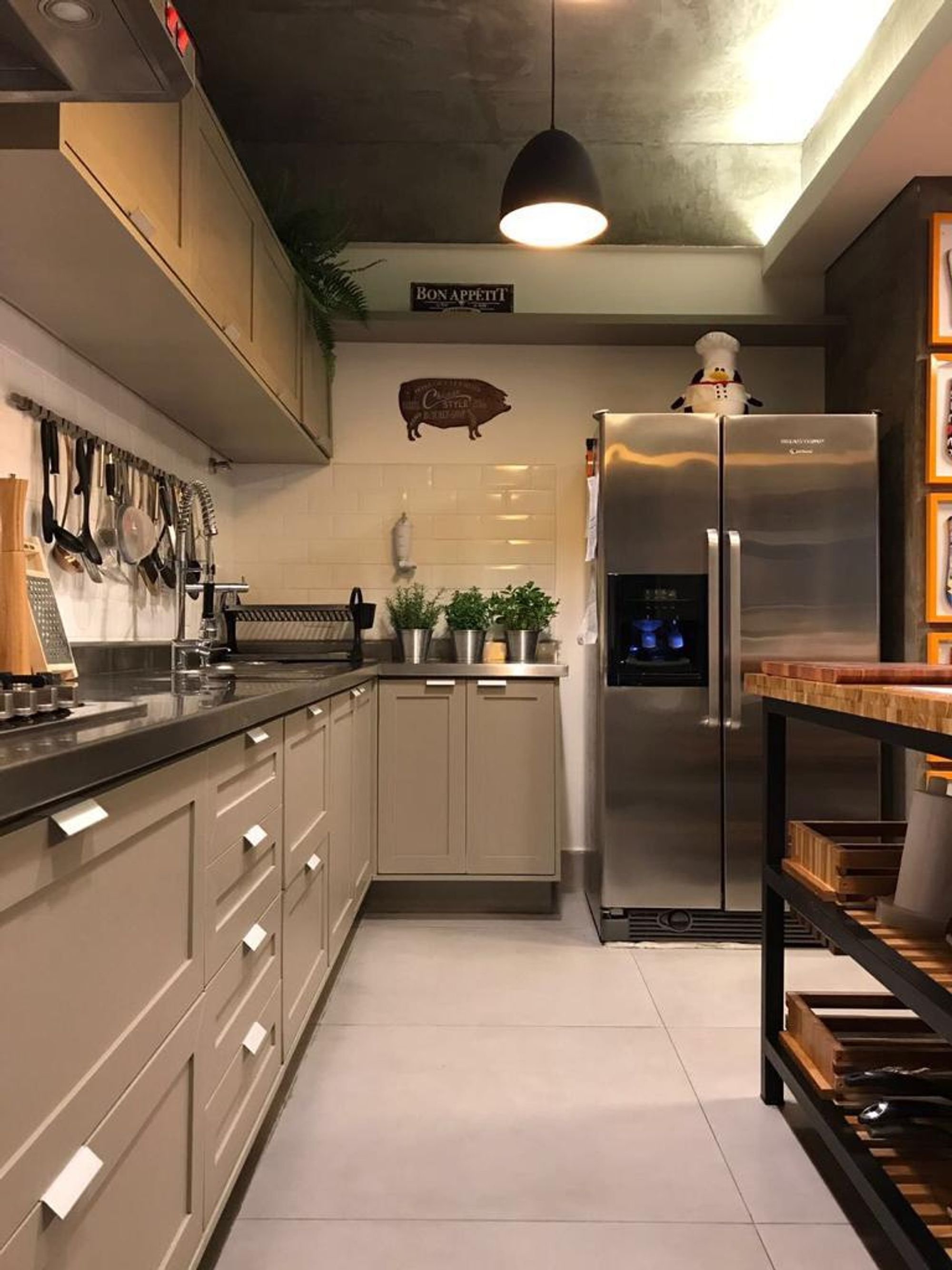 Apartamento para Venda por R$3.295.000,00 com 205m², 3 dormitórios e 3 vagas - Pinheiros, São paulo / SP