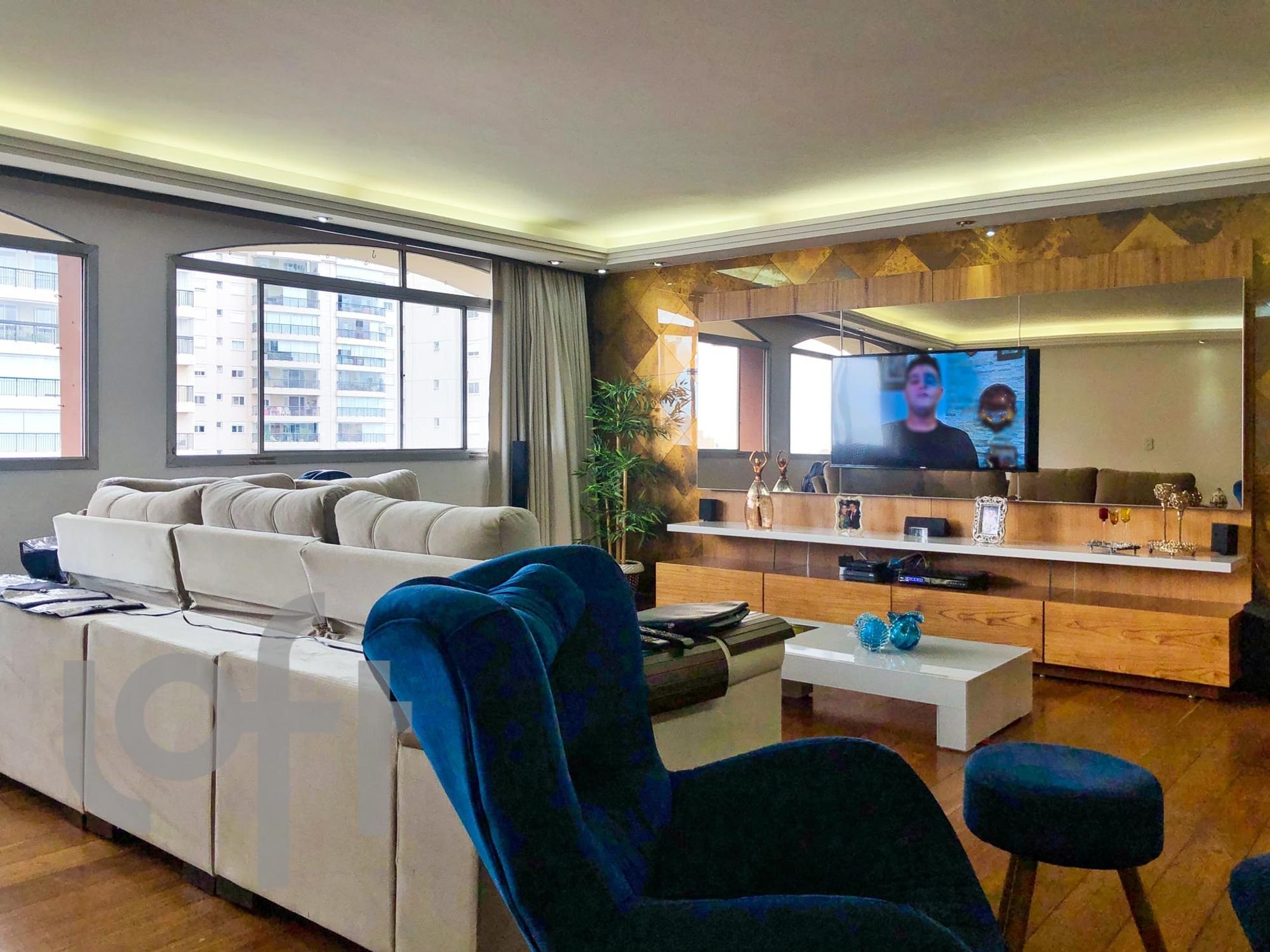 Apartamento para Venda por R$1.980.000,00 com 268m², 4 dormitórios e 2 vagas - Bela vista, São paulo / SP