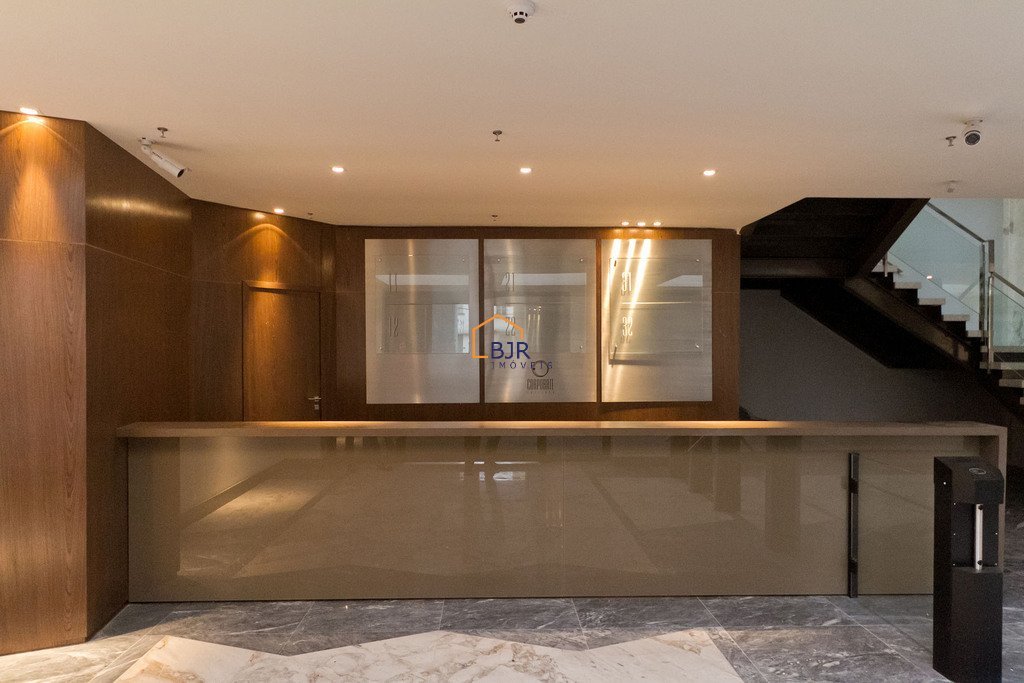 031_hall.jpg