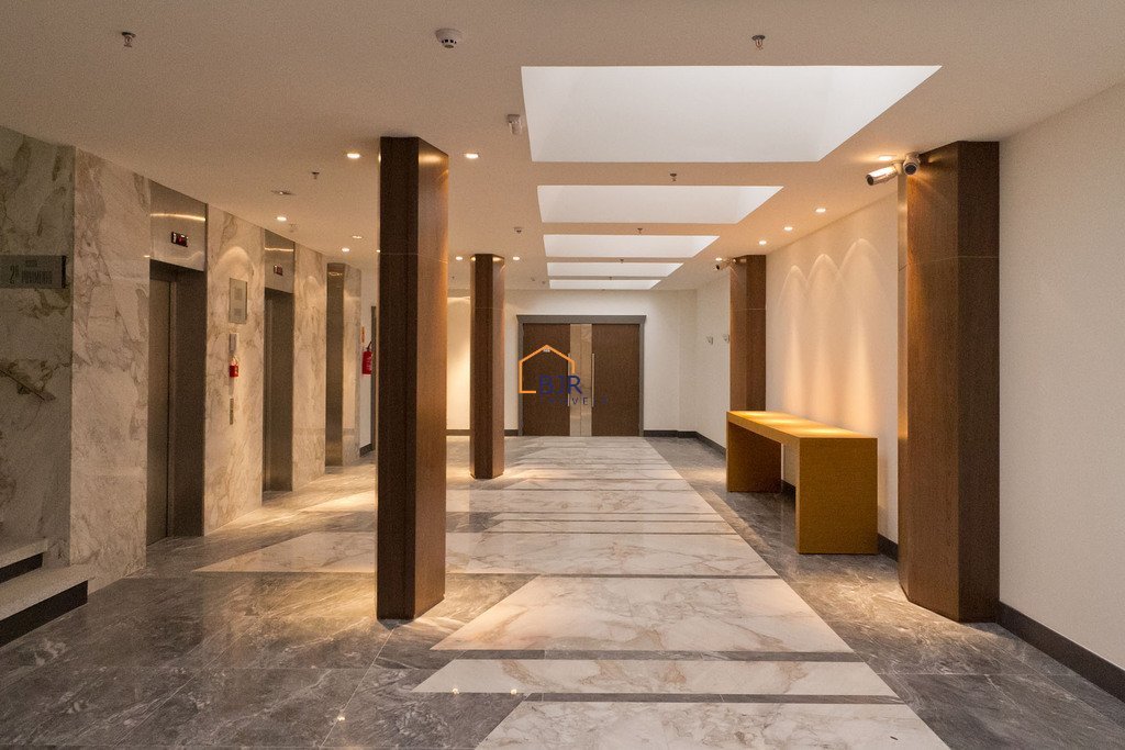 032_hall.jpg