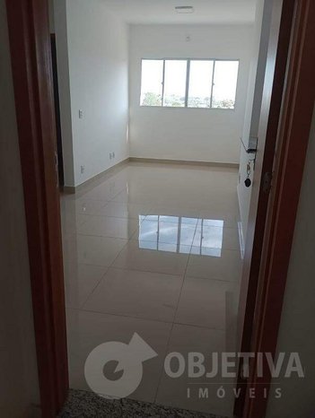 apartment em Avenida Platina, Dona Zulmira - Uberlândia - MG
