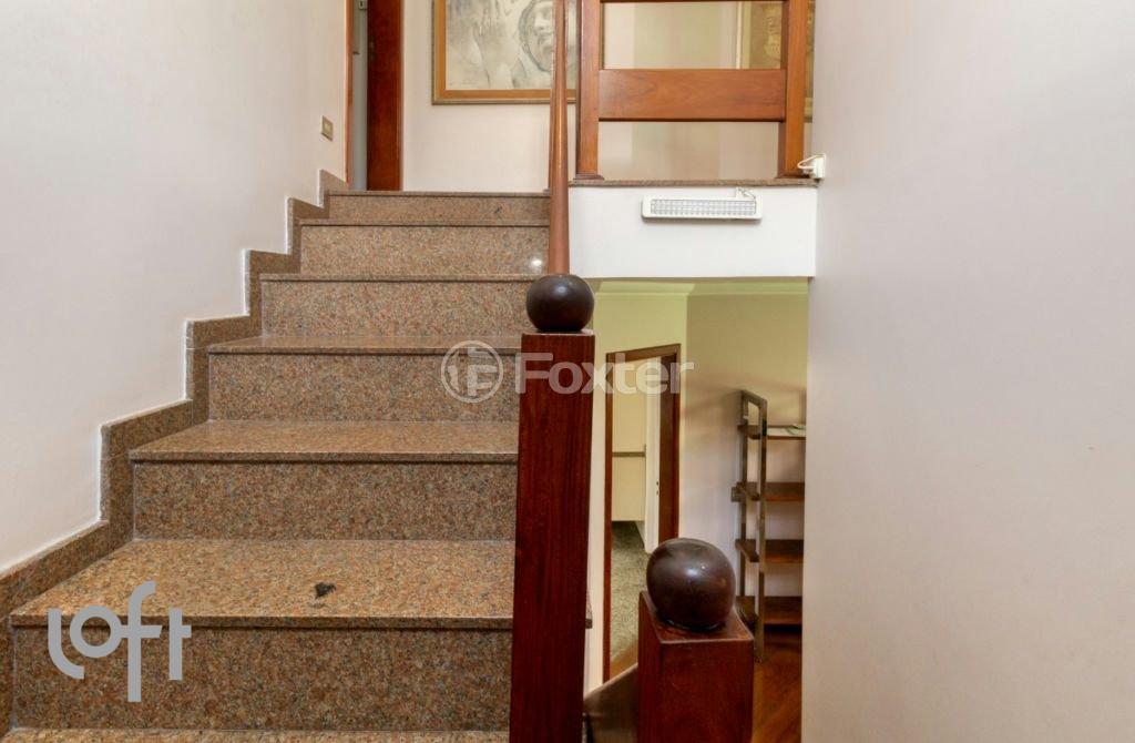 1724890232956-6_20escada_20_2_.jpeg