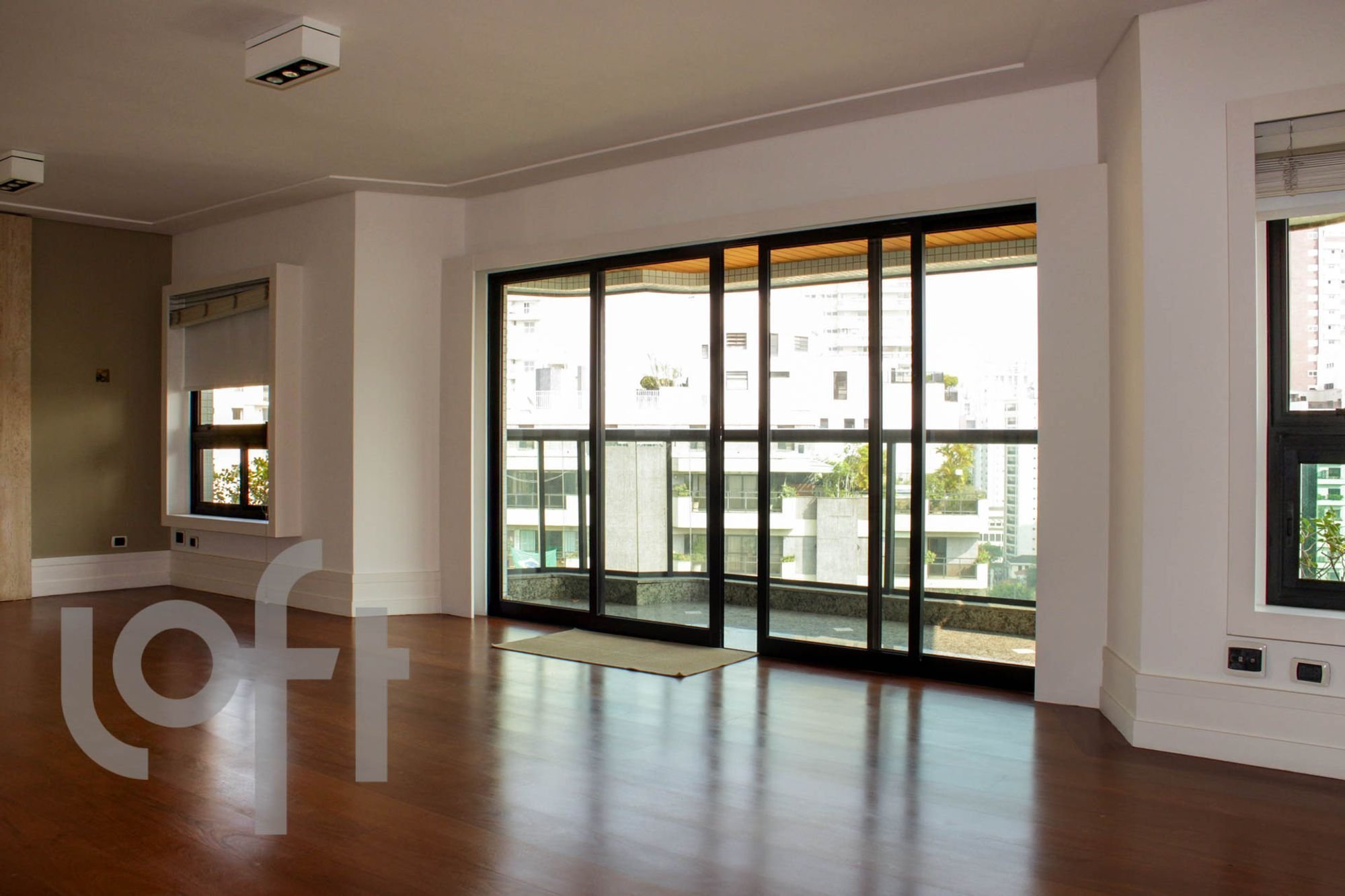 Apartamento para Venda por R$2.575.000,00 com 231m², 4 dormitórios e 4 vagas - Indianópolis, São paulo / SP