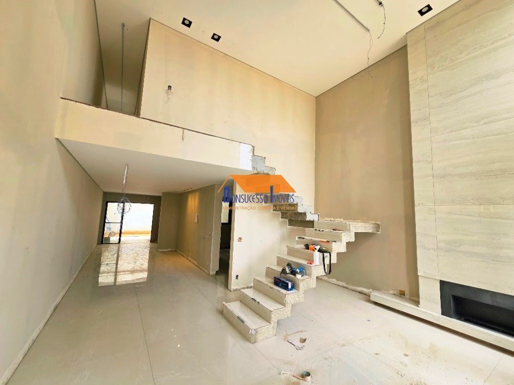Casa com 4 quartos — Planalto, Belo Horizonte