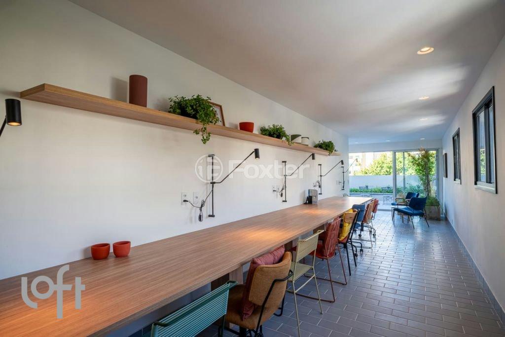 sala-de-estar-moderna-e-acessivel-com-mesa-de-trabalho.jpeg