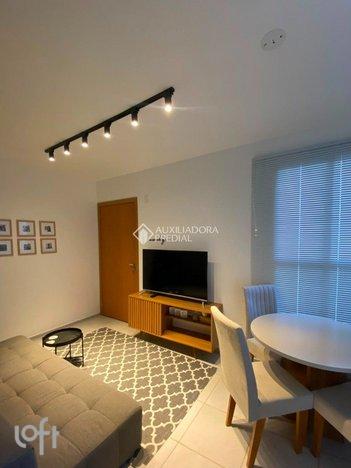 apartment em Avenida Família Gonçalves Carneiro, Cavalhada - Porto Alegre - RS