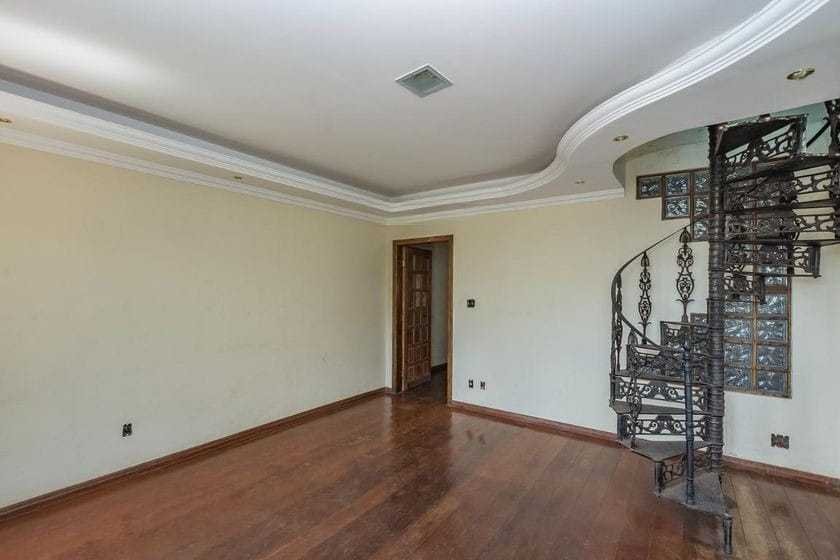 Casa com 4 quartos — Alto Caiçaras, Belo Horizonte