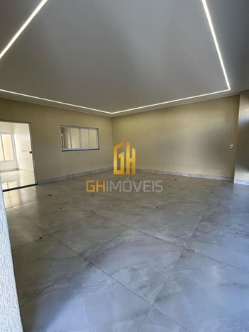 house em Avenida Hermógenes Coelho, Setor Central - São Luís de Montes Belos - GO