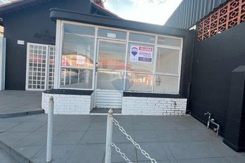 commercial_building em Avenida Santana, Centro - Botucatu - SP