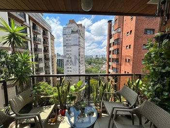 apartment em Rua Jerônimo da Veiga, Jardim Europa - São Paulo - SP
