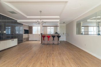 apartment em Vinte Quatro de Outubro, Moinhos de Vento - Porto Alegre - RS