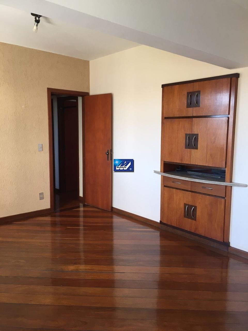 Apartamento com 3 quartos — Sagrada Família, Belo Horizonte