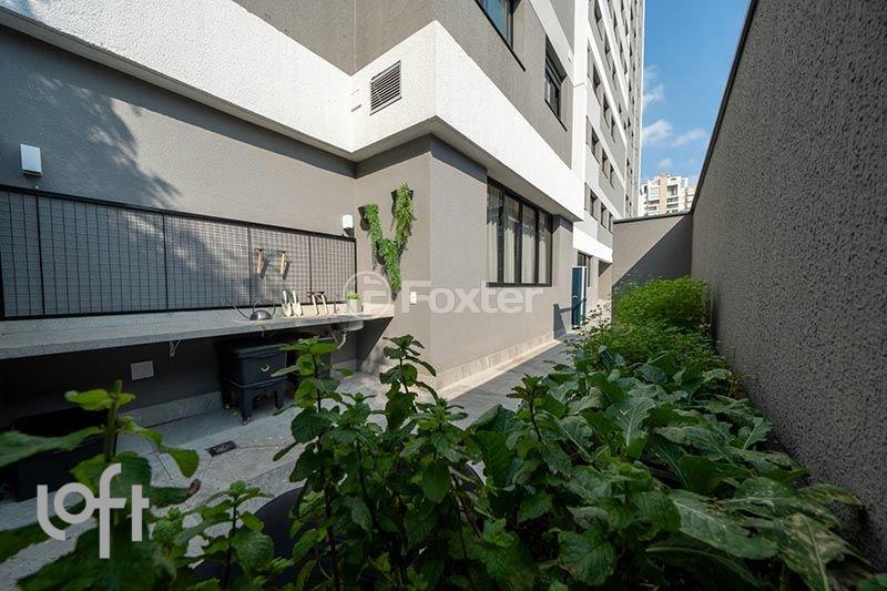 area-de-servico-com-jardim-externo