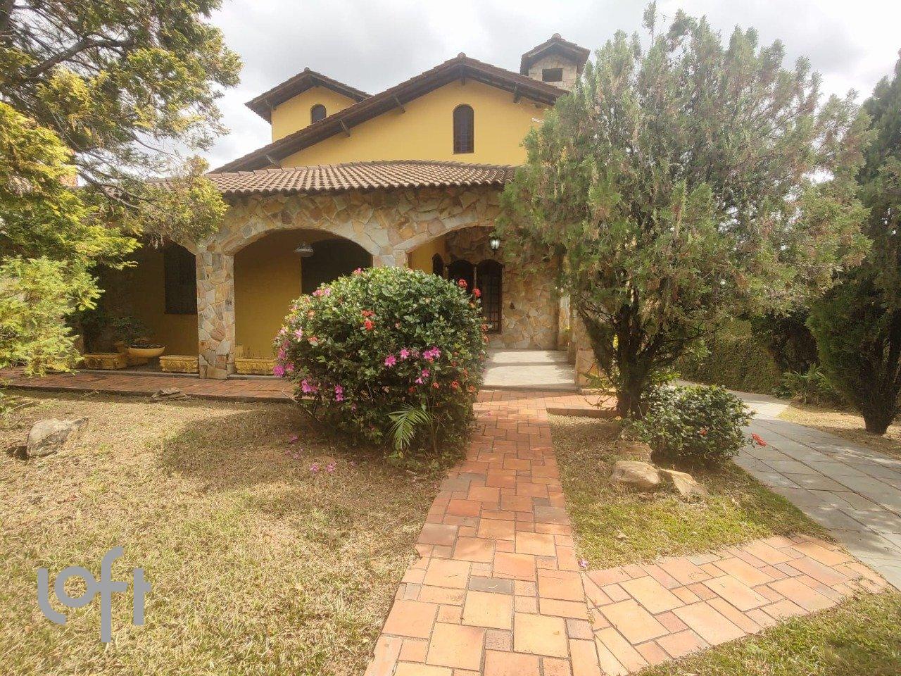 Casa com 5 quartos — São Luíz, Belo Horizonte