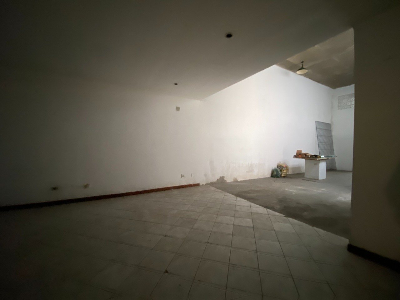 Alugar galpão Comercial com galpão 2 banheiros no Paquetá em Santos SP