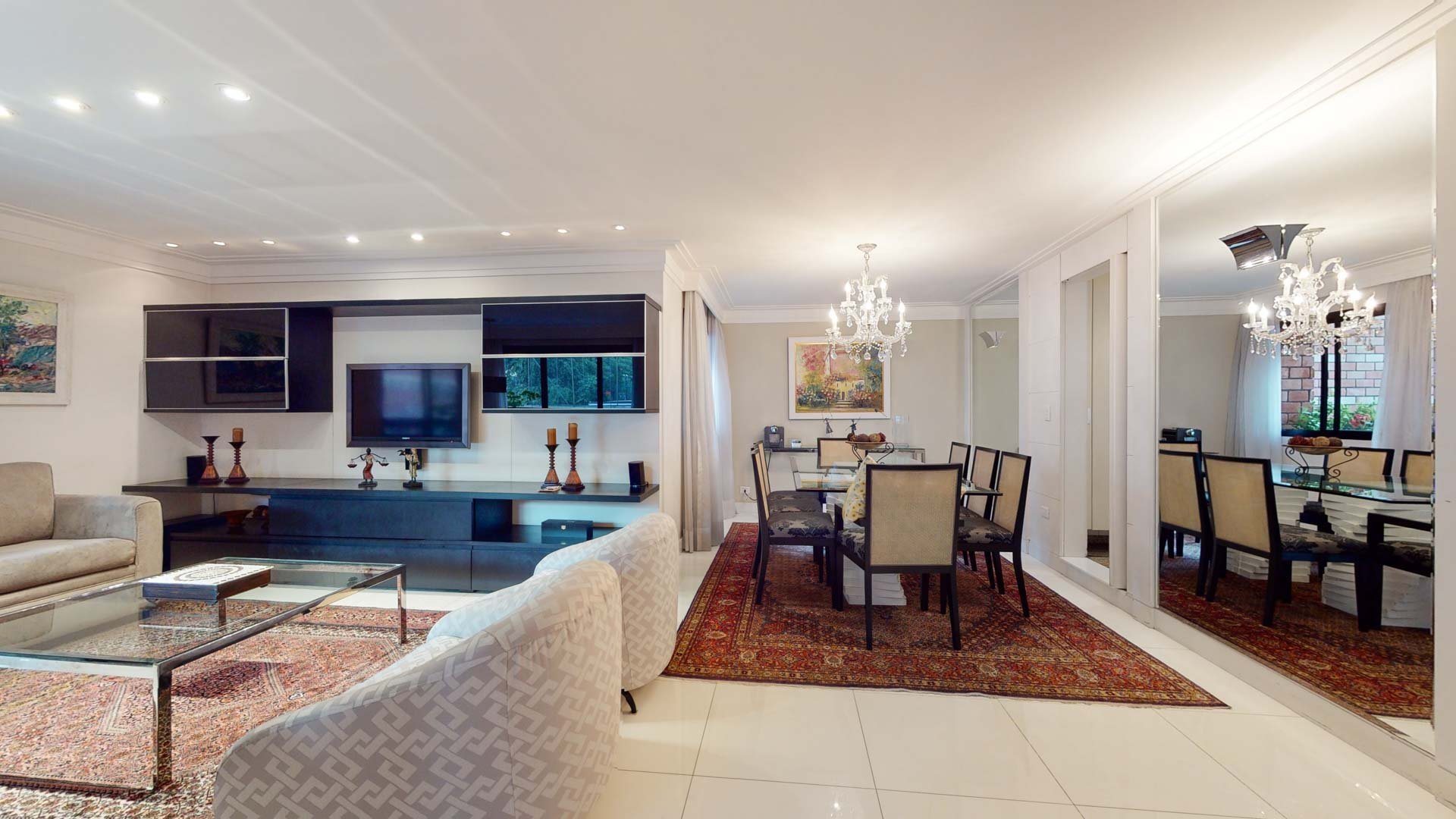 Apartamento para Venda por R$2.700.000,00 com 225m², 4 dormitórios e 5 vagas - Moema, São paulo / SP