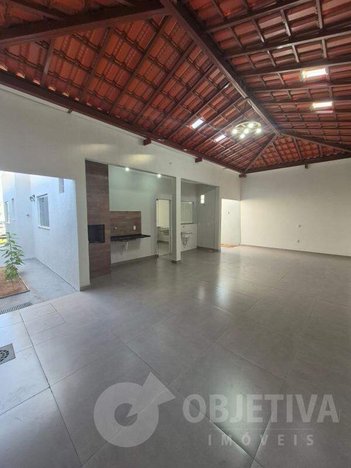 house em Rua Orlando Pinto Guimarães, Laranjeiras - Uberlândia - MG